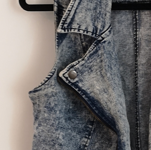 Distressed Denim Vest - Picture 5 of 9